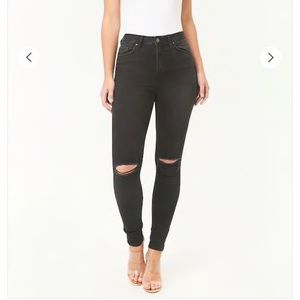 FOREVER 21 HIGH WAISTED RIPPED BLACK SKINNY JEANS